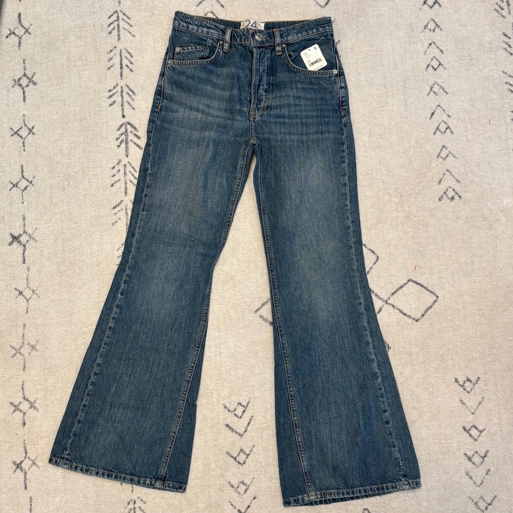 🤩 NWT We the Free Flare Jeans - size 24